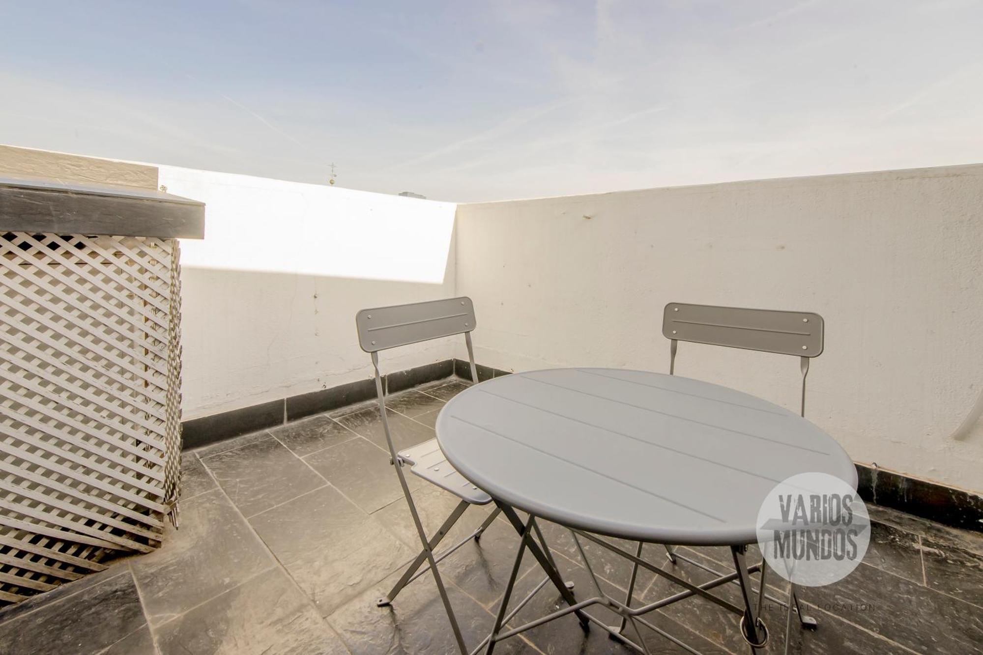 Terraza Con Encanto Para 4, En Plaza De Chueca Madrid Exterior photo